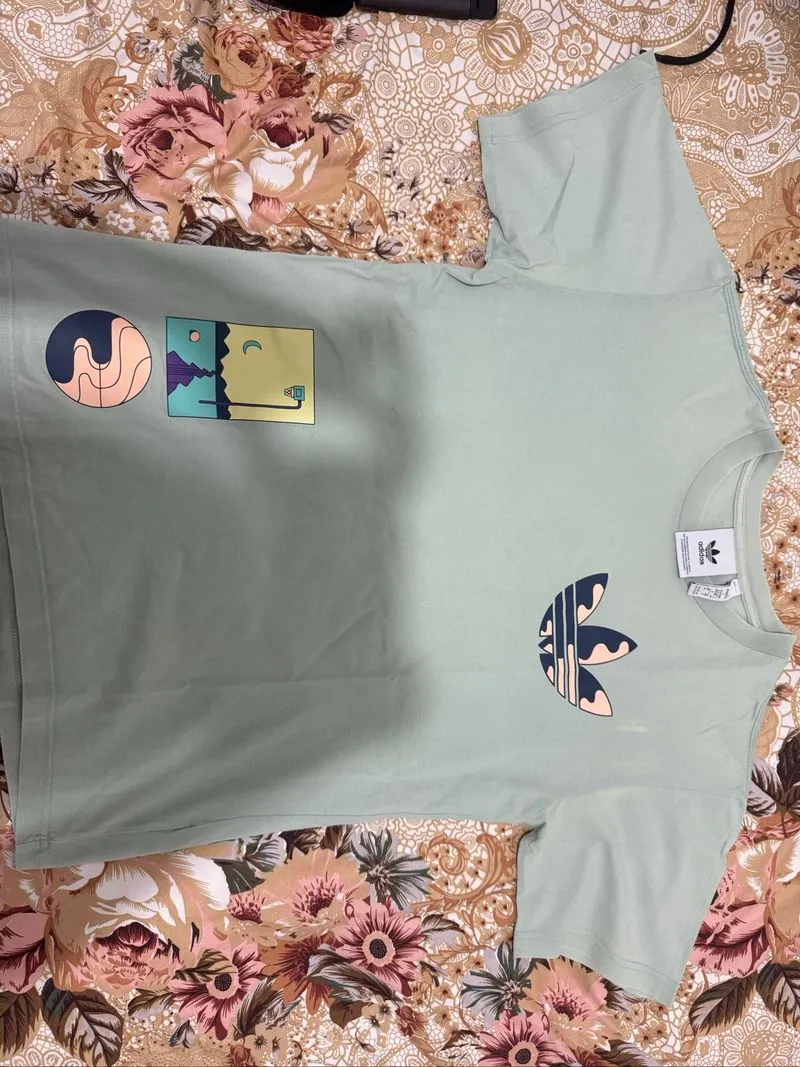Green T-shirt Adidas  photo 1