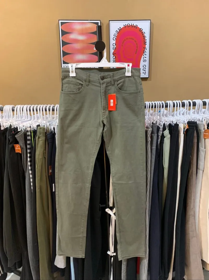 Celana Chinos Uniqlo photo 1
