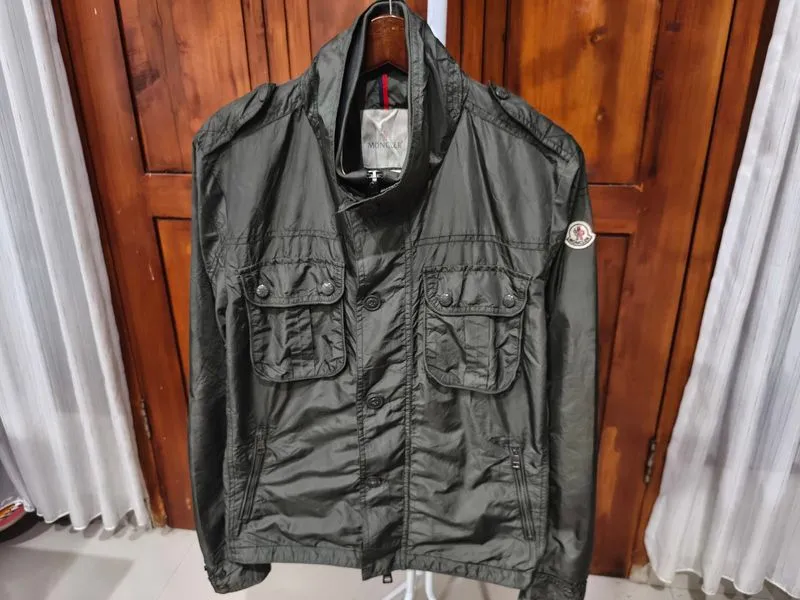 Jaket multi pocket green army moncler original photo 1