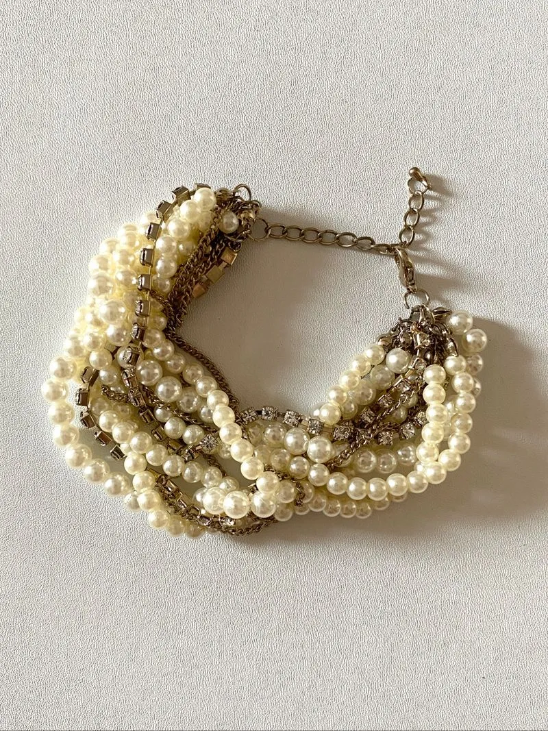 Vintage White Pearl Layer Bracelets photo 1