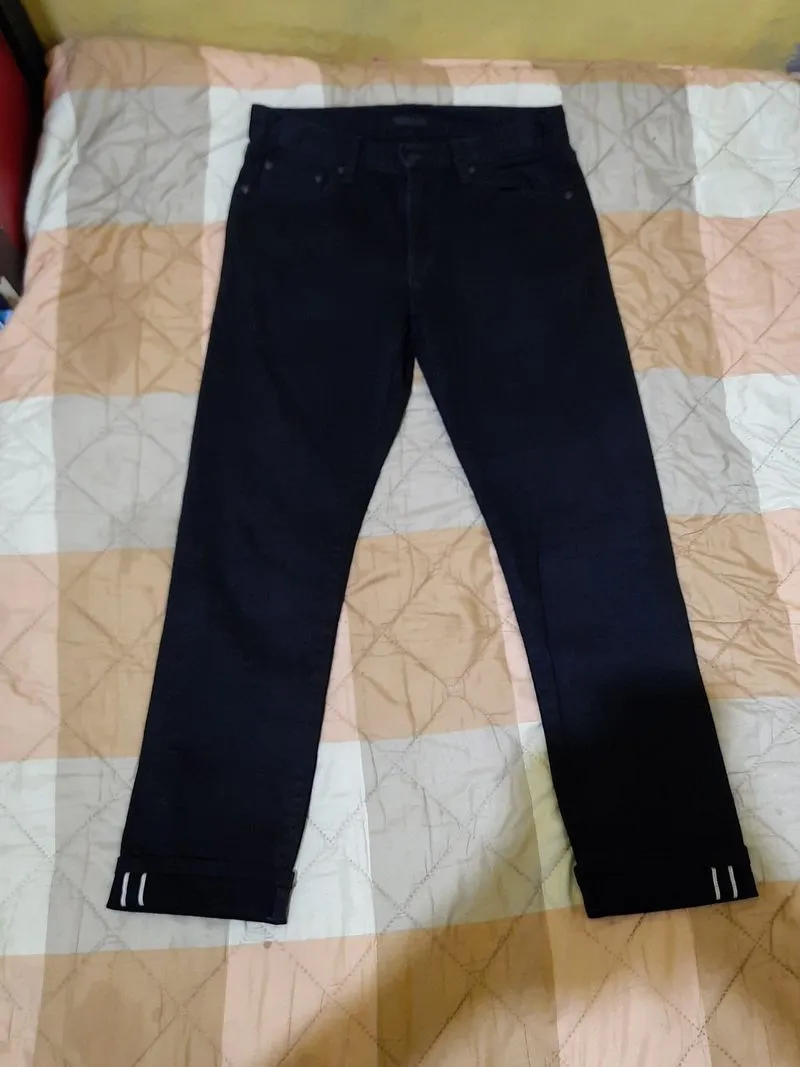 Celana jeans selvedge uniqlo hitam  photo 1