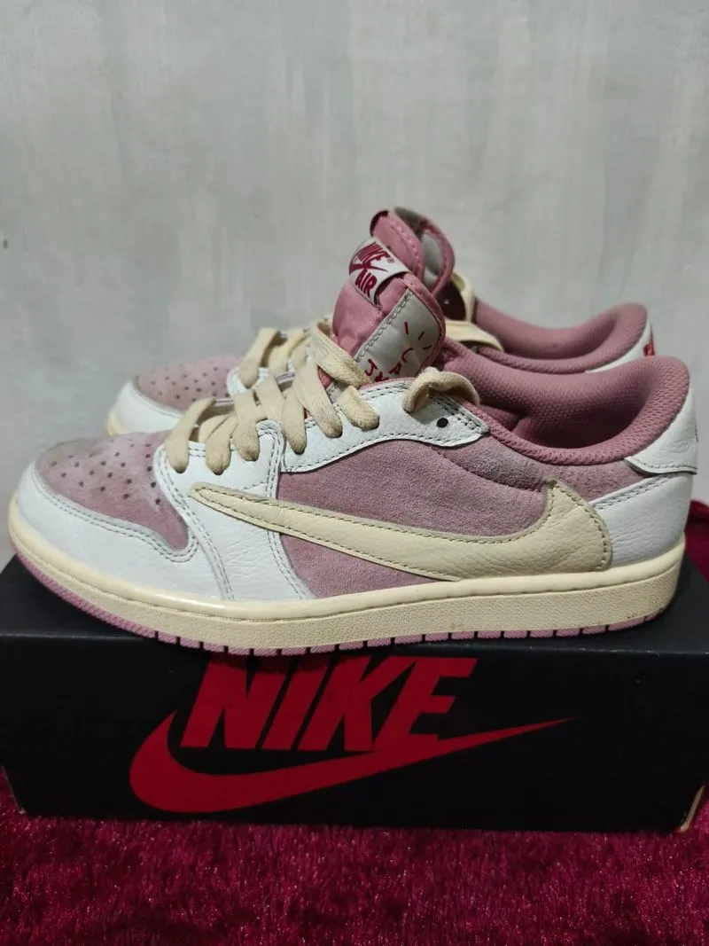 Nike AJ 1 Low OG Travis Scott pink white beige photo 1