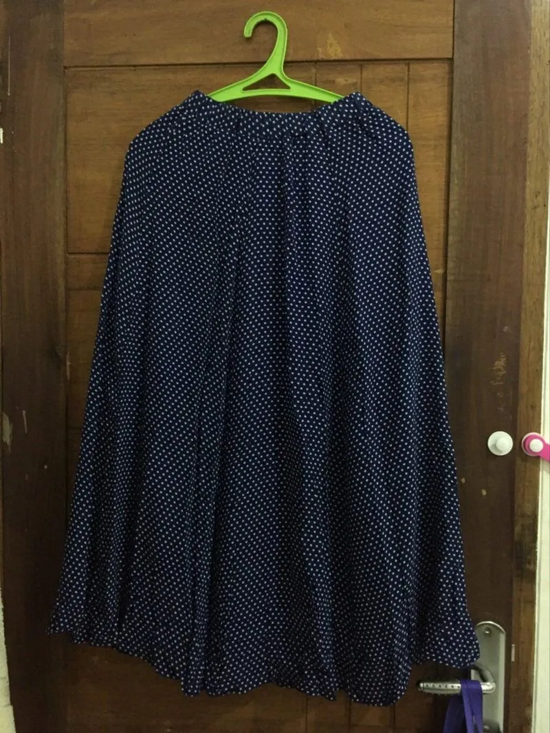 Navy polkadot skirt photo 1