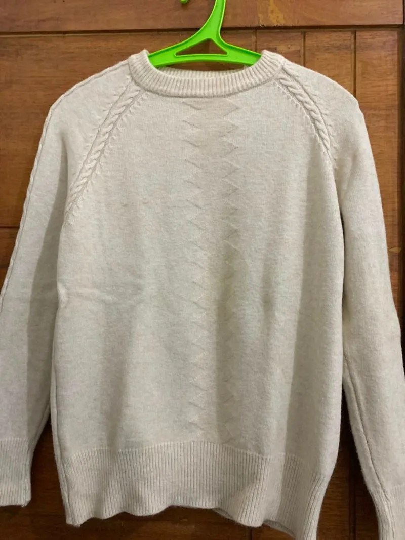 Cream knit sweater photo 1