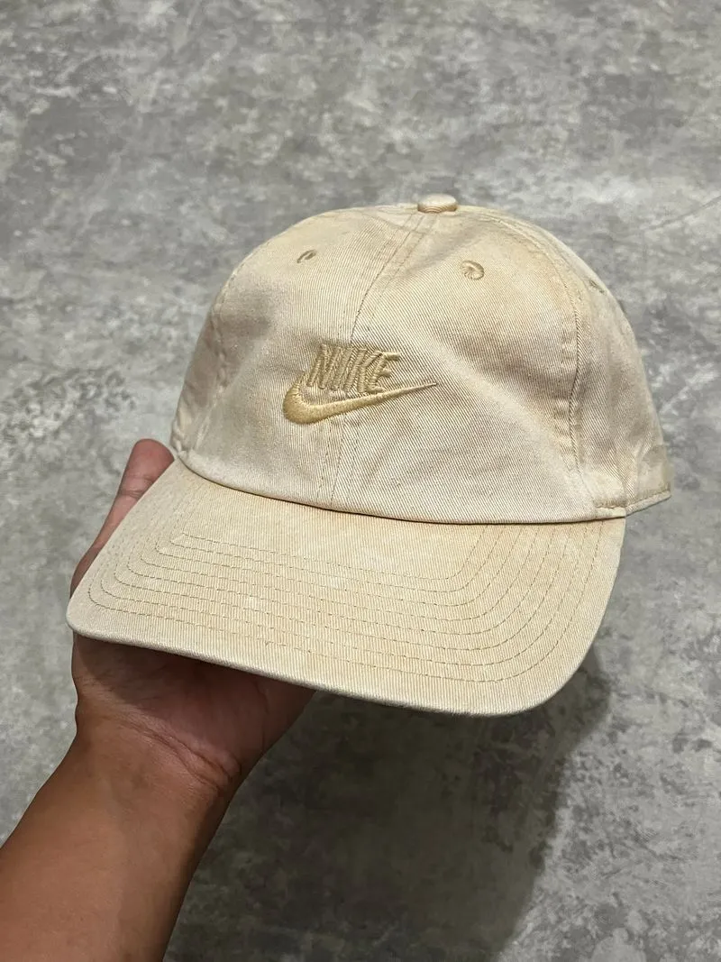 Topi Nike Slideback Hat Tan photo 1