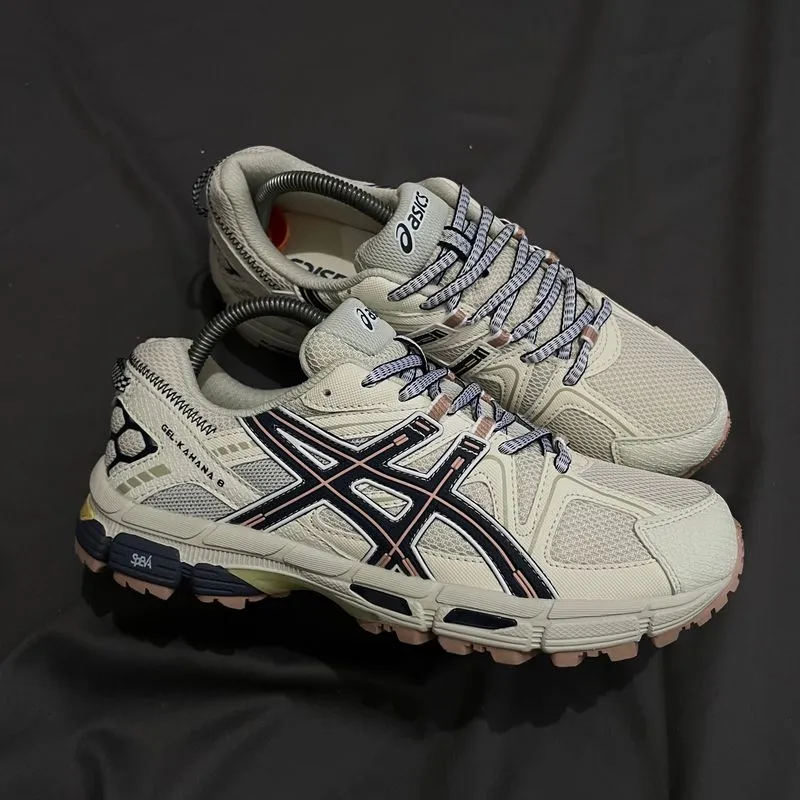 Asics Sportswear Casual Sneakers Pria white black Preloved