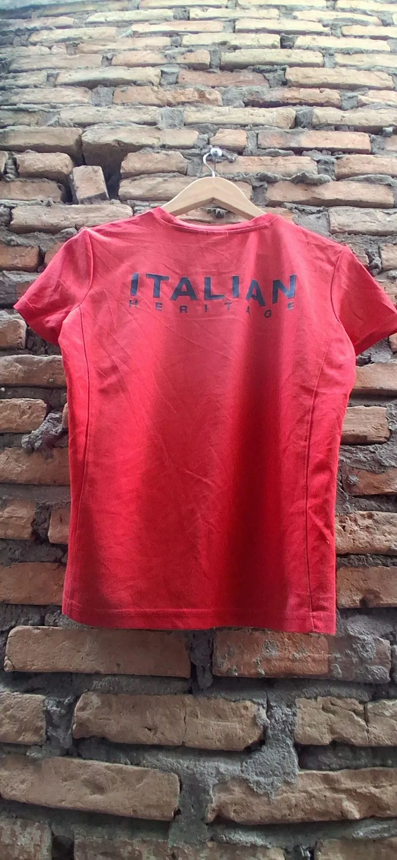 Kaos merah photo 1