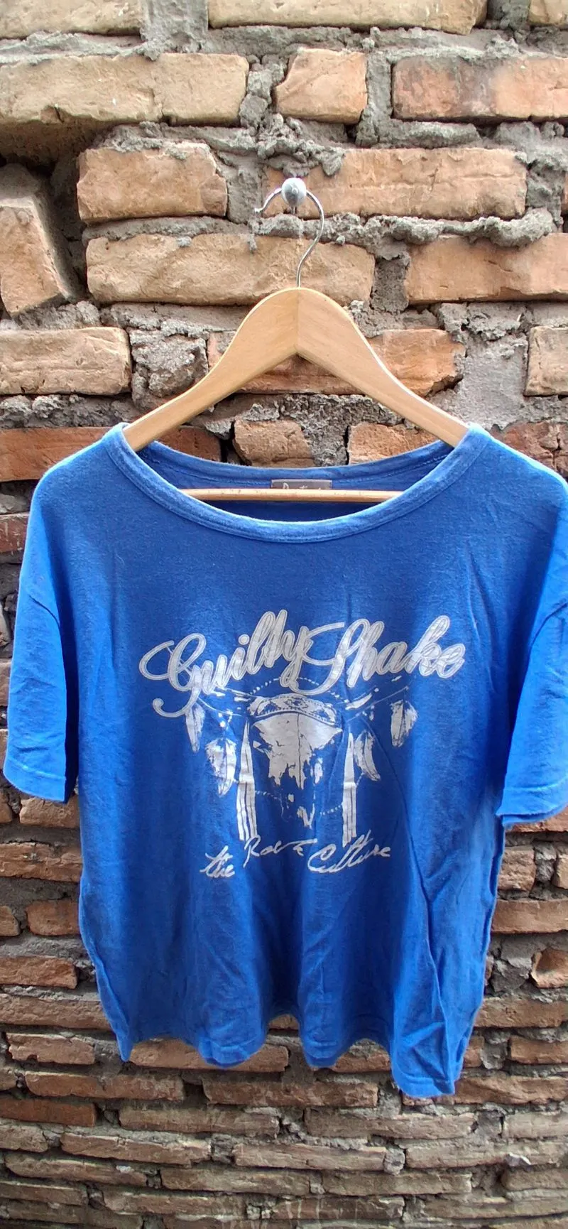 Kaos biru photo 1