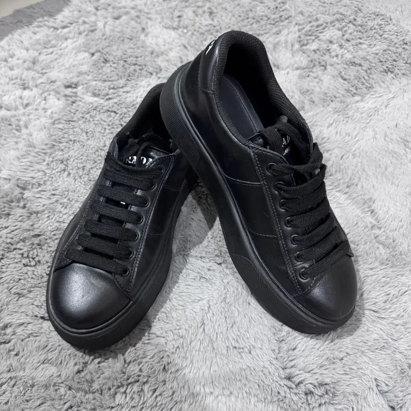 Sneakers Pria photo 1