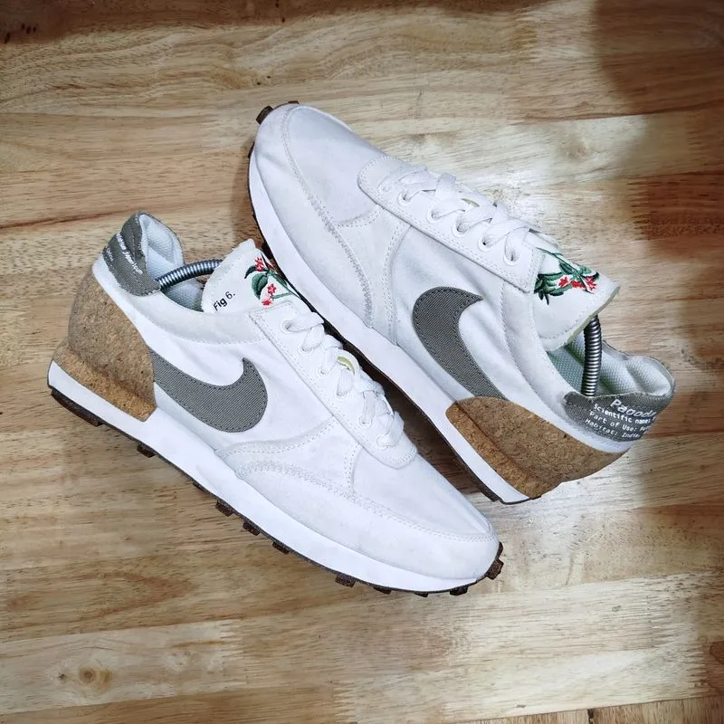 Nike Casual Sneakers Pria white photo 1