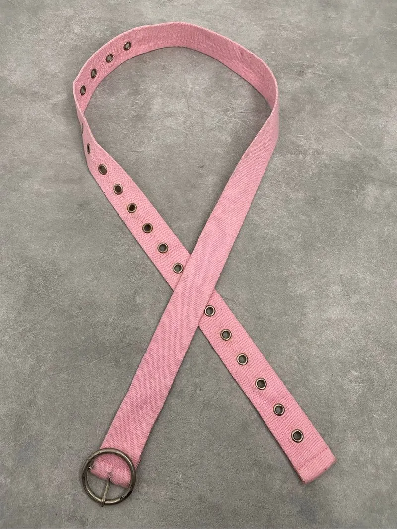 Y2K pink belt photo 1