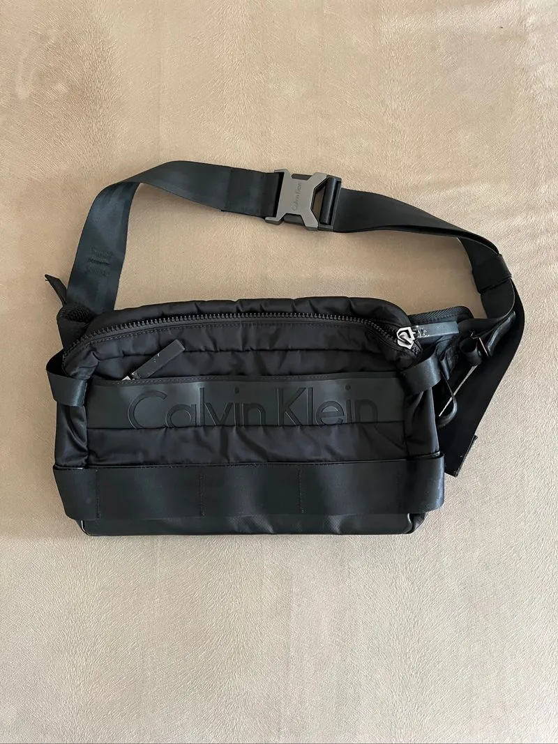Tas Selempang Calvin Klein Hitam ORIGINAL photo 1