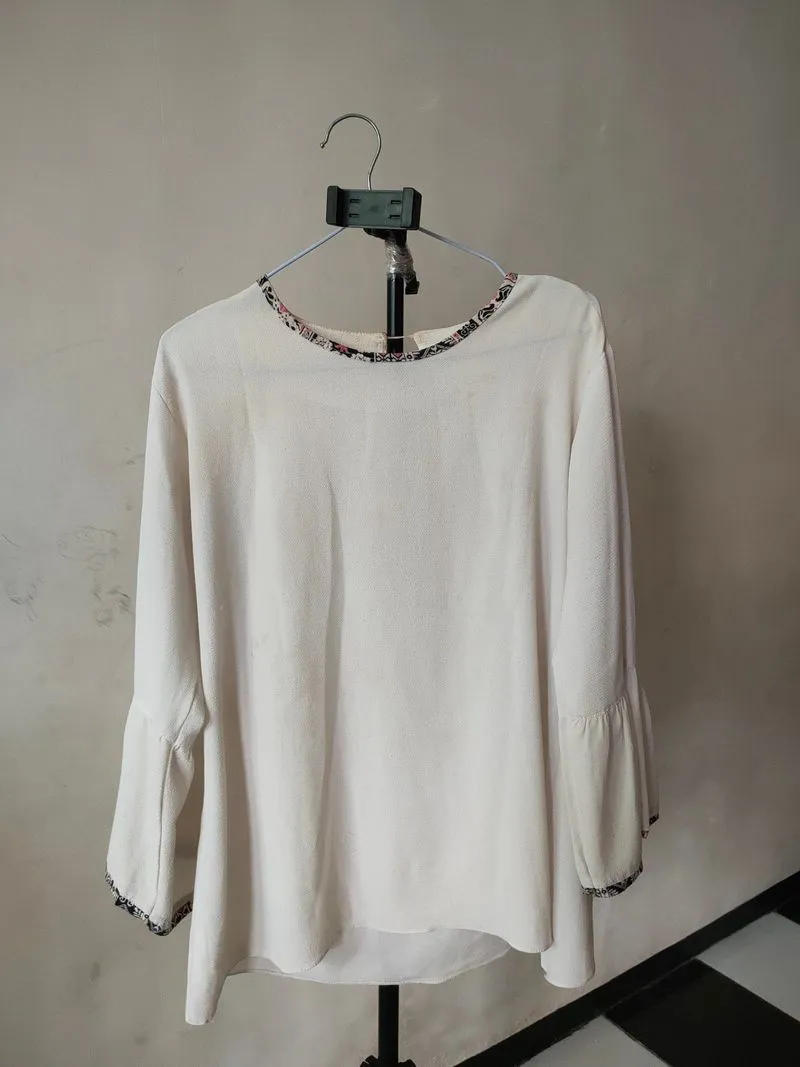 blouse putih photo 1