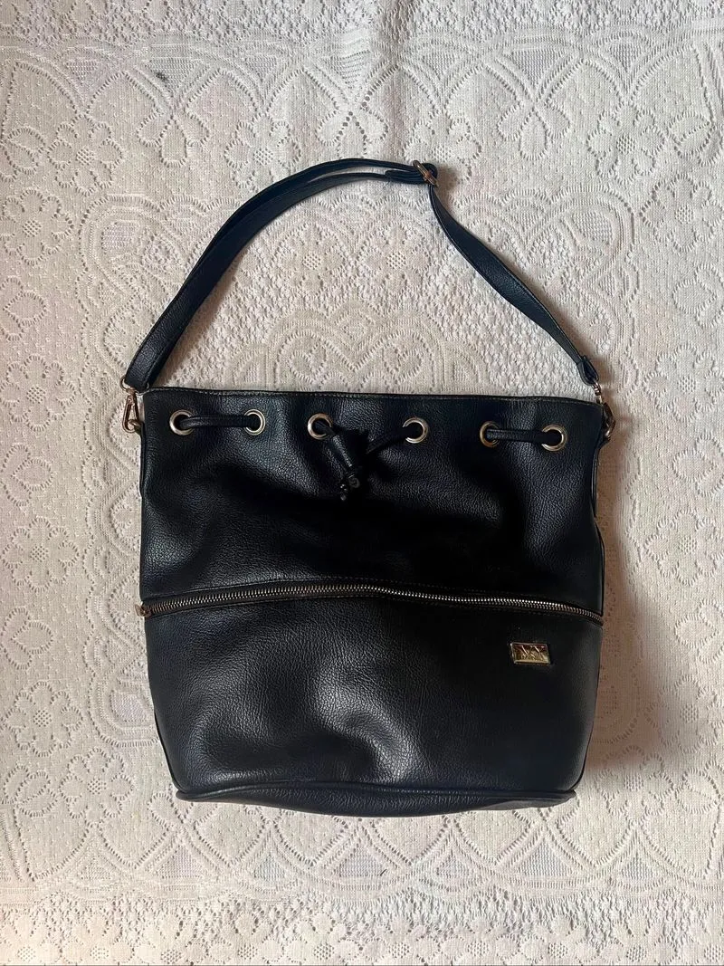 Black Drawstring Shoulder Bag photo 1