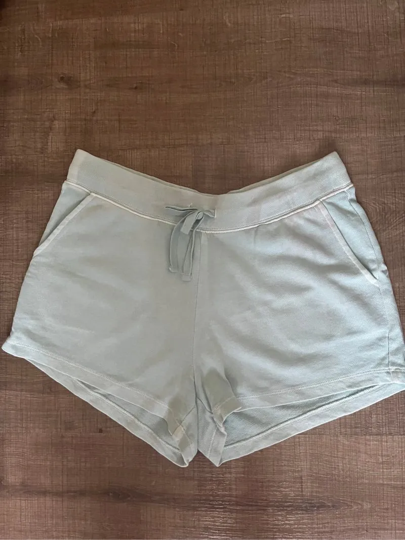 Celana pendek wanita hijau mint photo 1