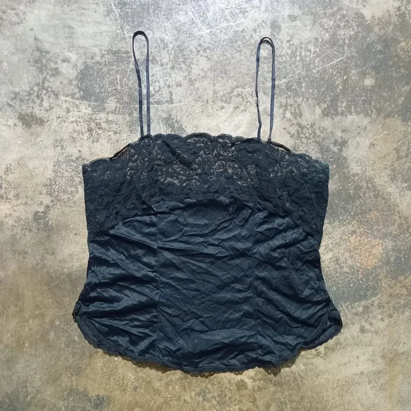 HICKORY LENGERIE Y2K & GOTH STYLE photo 1