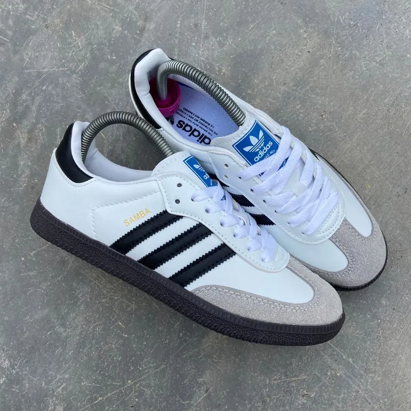 Adidas Casual Sneakers Wanita white black photo 1