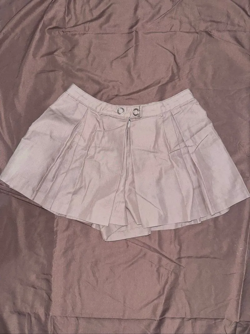 Hot pants  photo 1