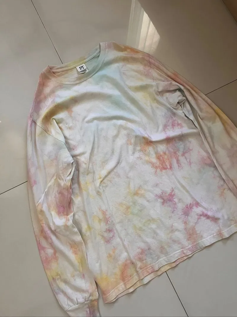 sweater tie dye photo 1