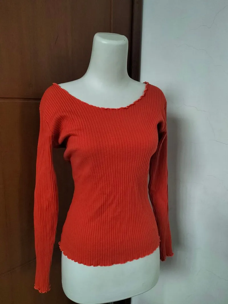 red long sleeve ribbed knit shirt photo 1