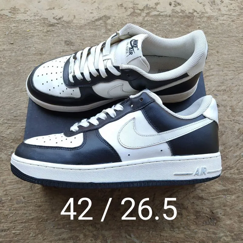 Nike Air Force 1 Black White photo 1