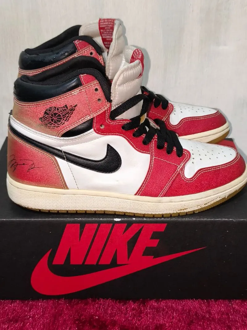 Nike Air Jordan 1 Retro High OG Trophy Room Chicago  photo 1