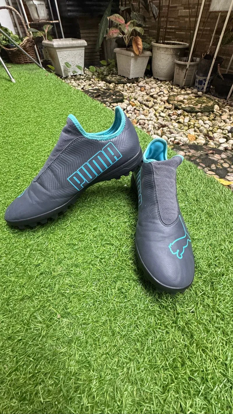 Puma Finesse Astro Turf football boots photo 1
