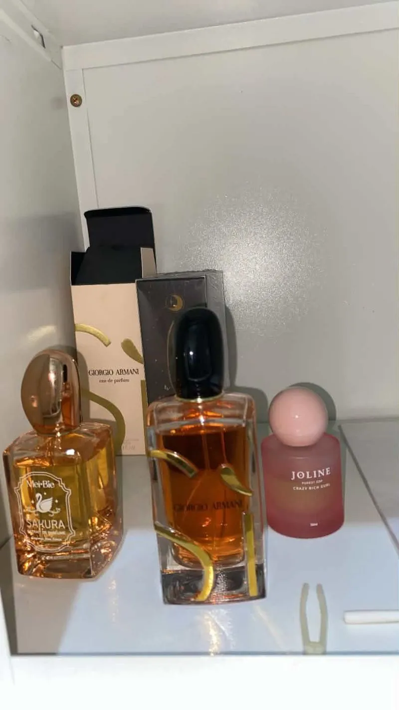     Giorgio Armani Sì Eau de Parfum photo 1