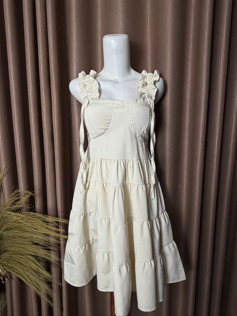 Dress 004 photo 1