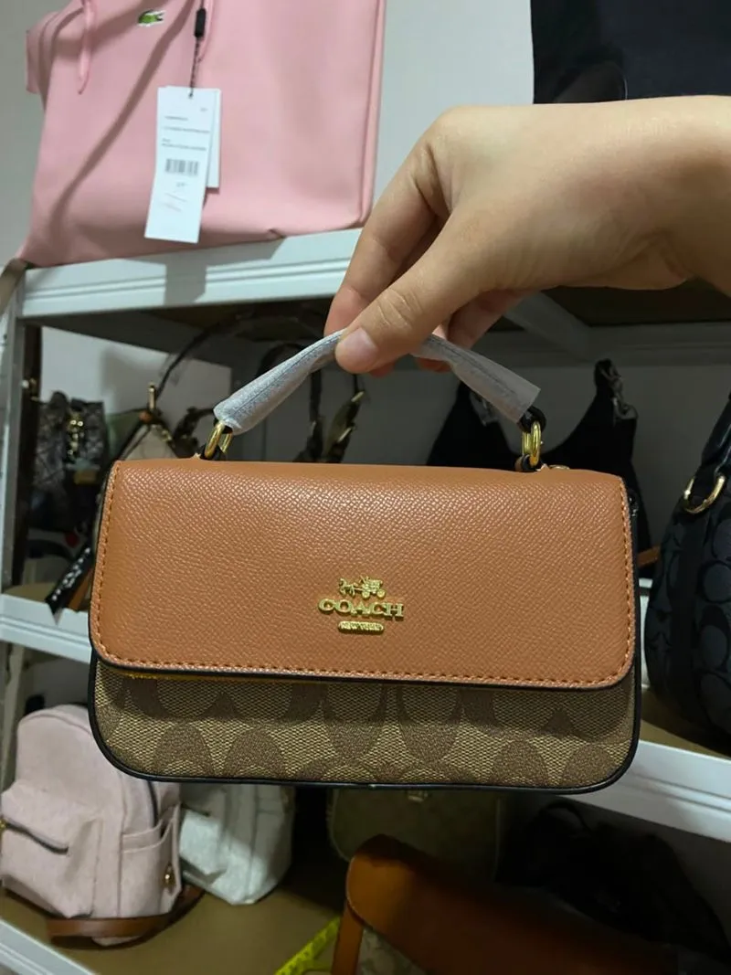 Coach Mini Josie photo 1