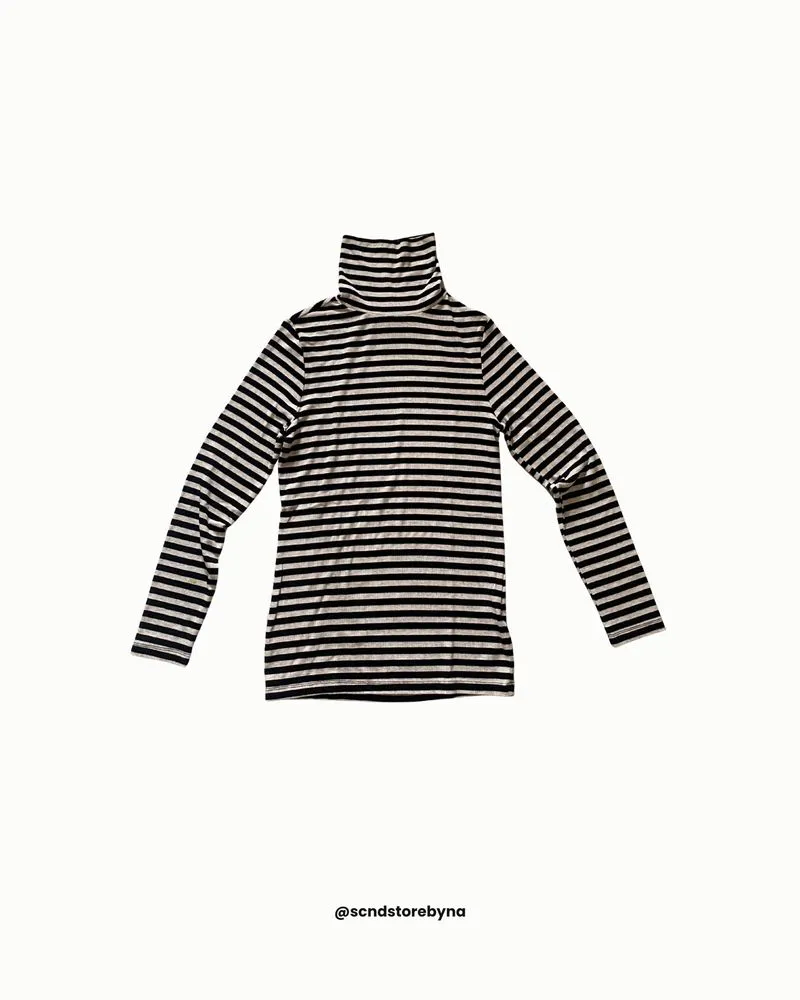 Turtleneck Knit Zebra  photo 1