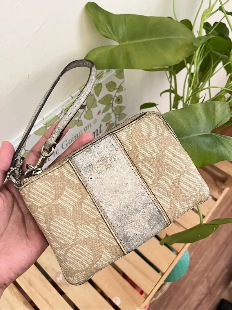Coach Wristlet Dompet Coc Pouch photo 1
