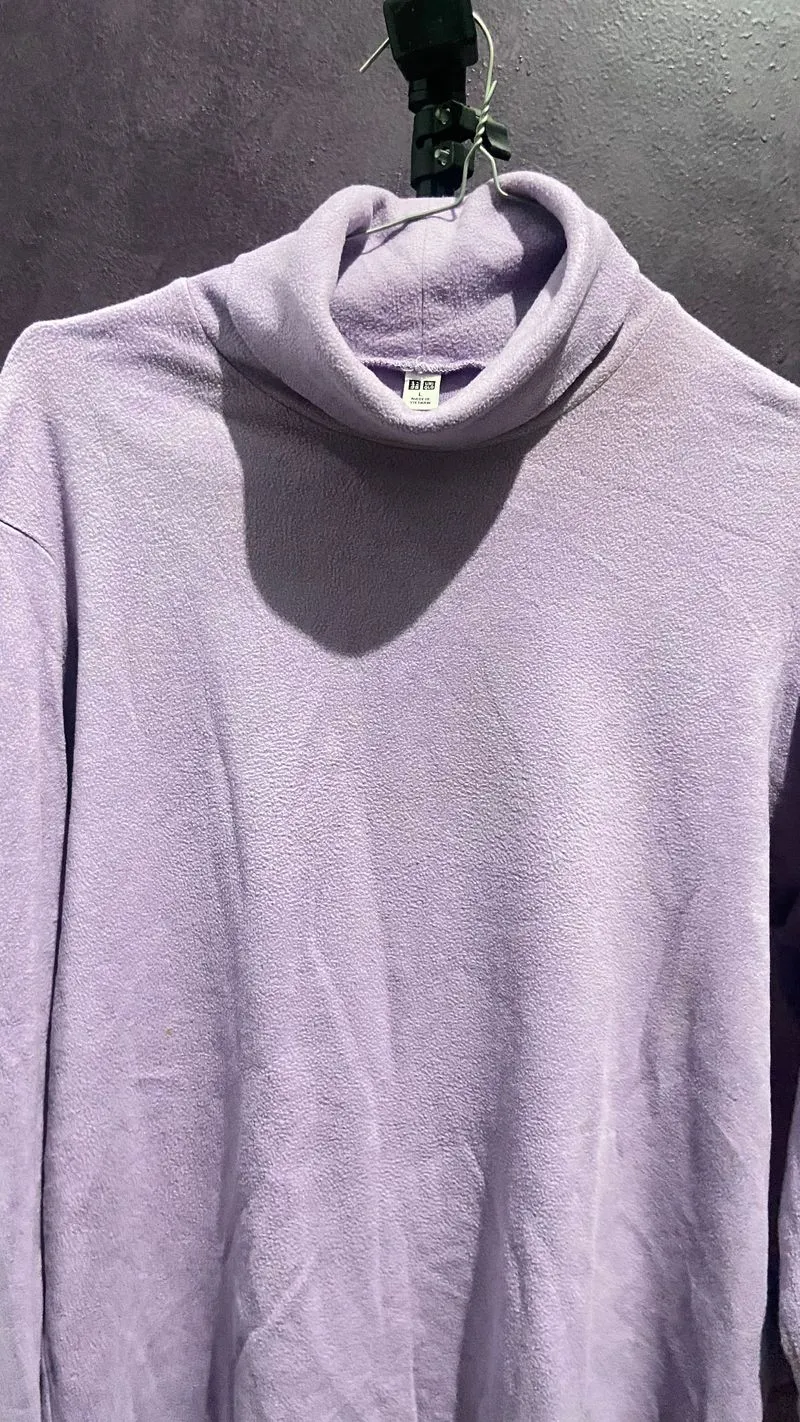 Uniqlo Minimalist Casual Shirt Wanita purple photo 1