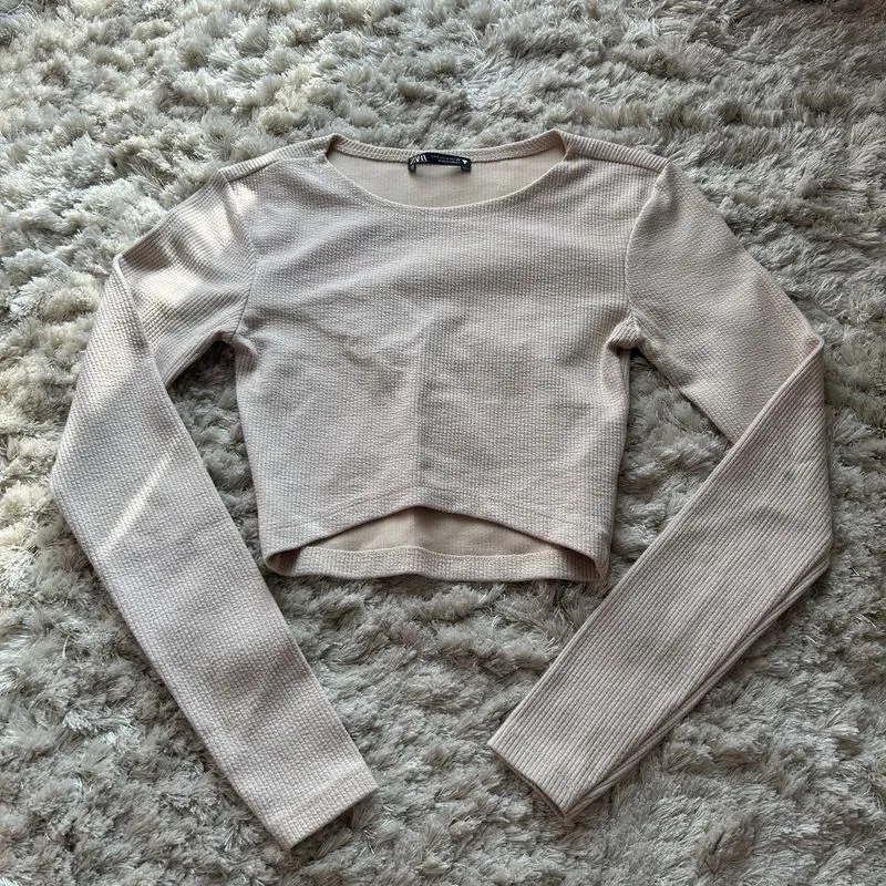 Zara Cropped Long Sleeve photo 1