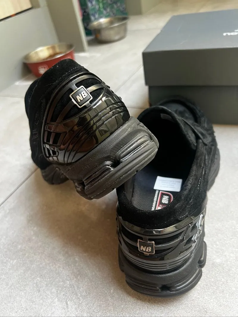 New Balance 1906L Black Suede photo 1