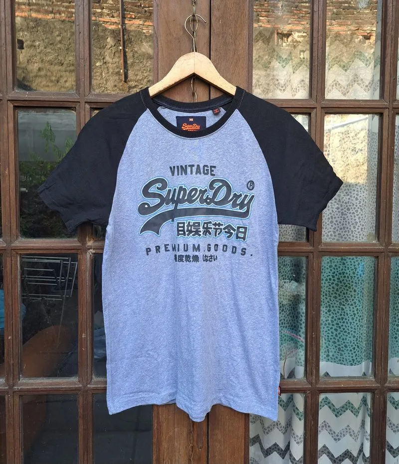 Kaos Raglan SUPERDRY Japan Mens Medium photo 1