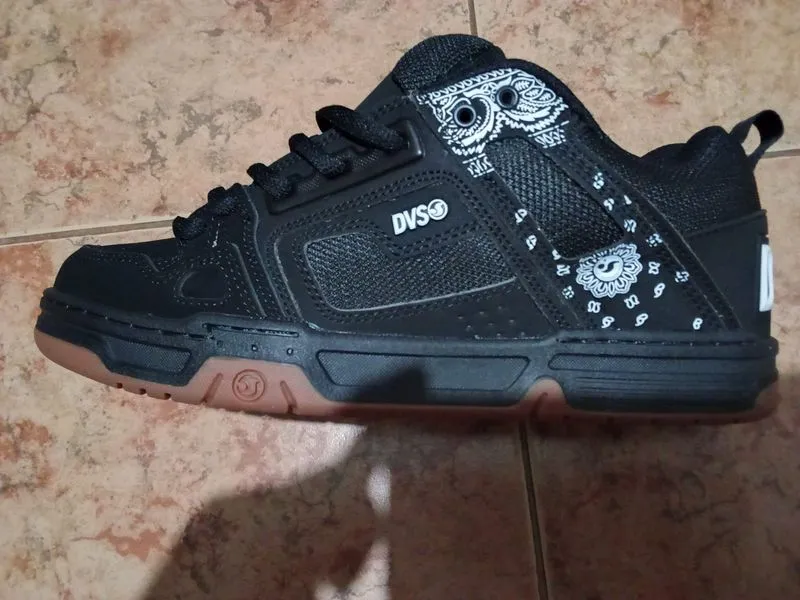 Dvs shoes photo 1