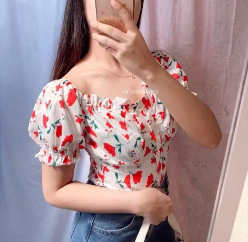 Preloved Baju Milkmaid Floral Top Wanita Bunga - Wear Darcy photo 1