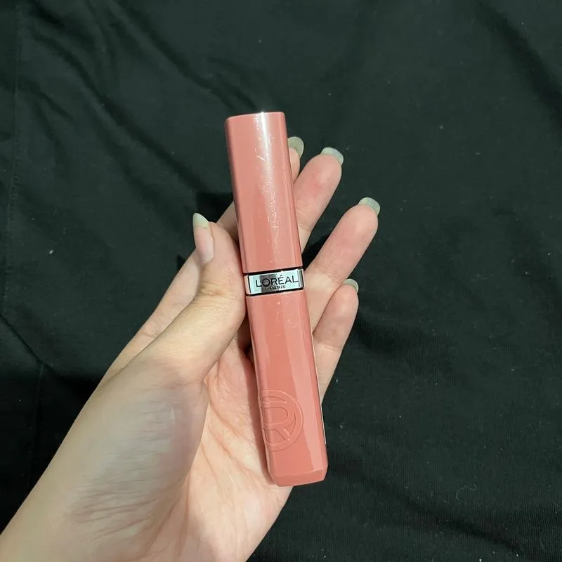 Lipstick Loreal Paris Infallible Laque Resistance - LeNuRose photo 1