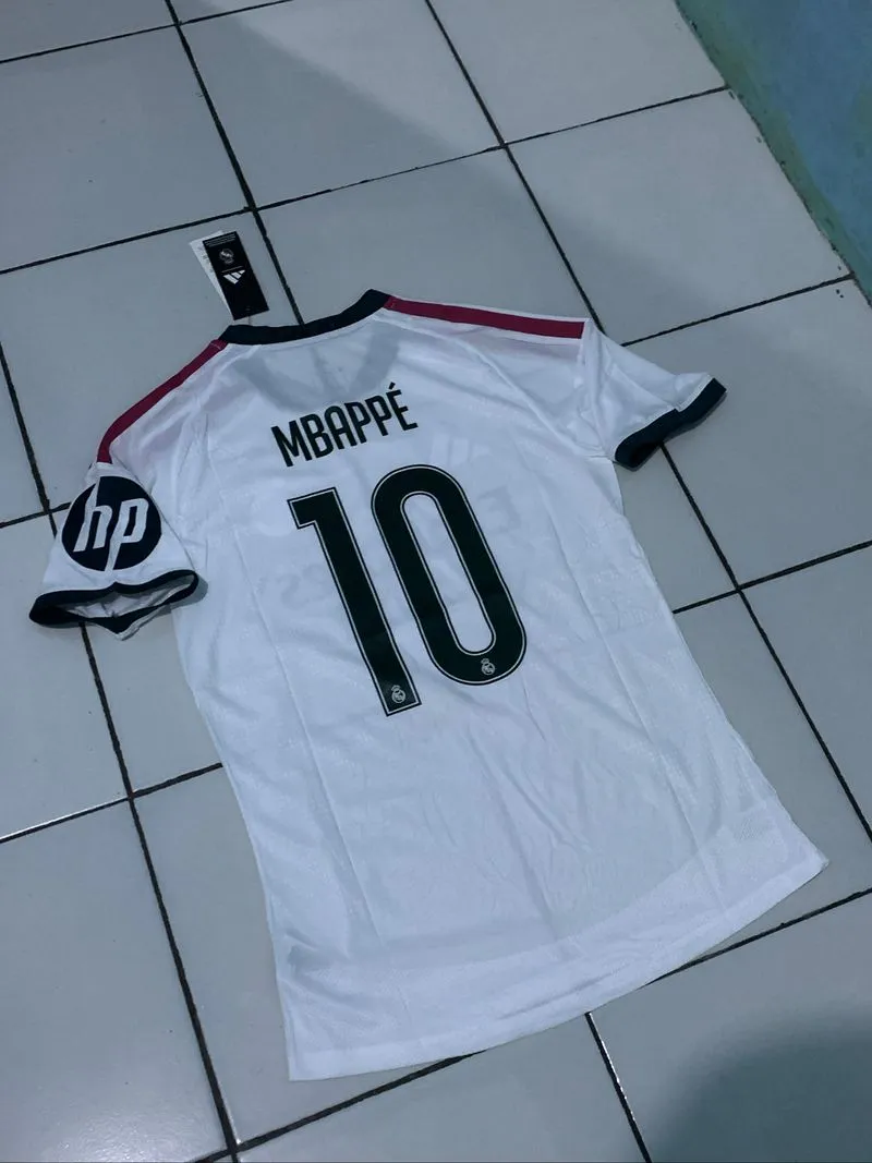 Real Madrid Home 26/27 Player issue photo 1