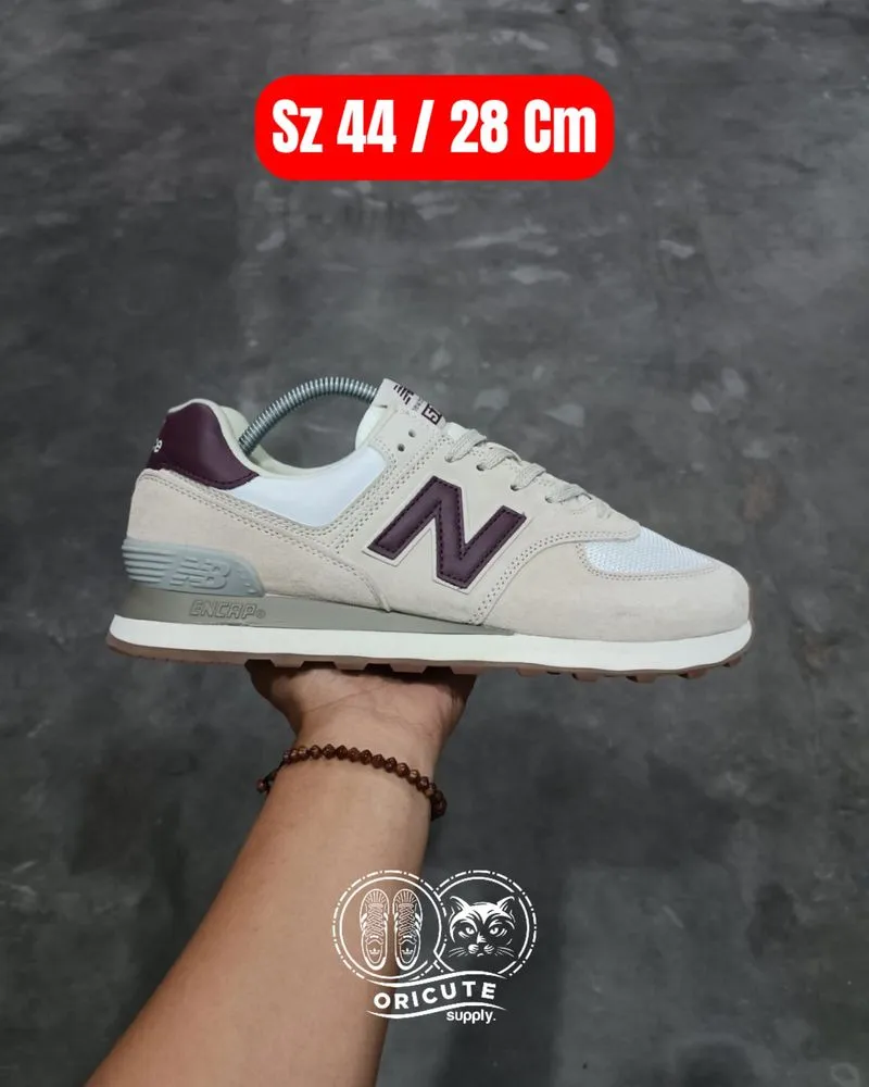 New Balance 574 Beige Burgundy photo 1