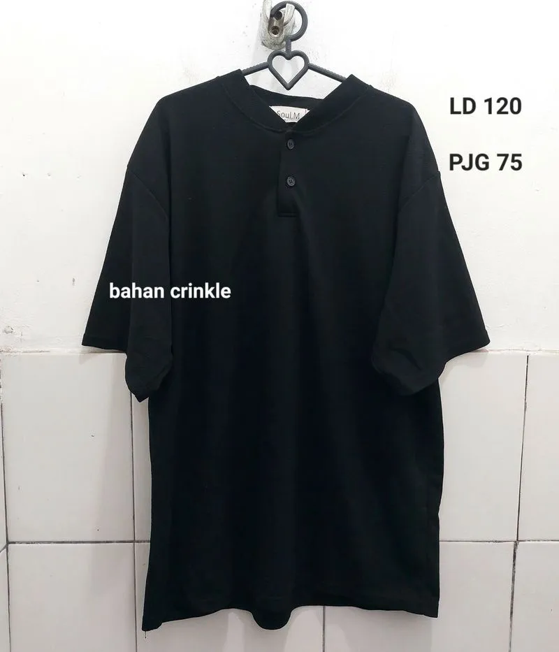Kaos Henley Hitam Kancing Depan photo 1