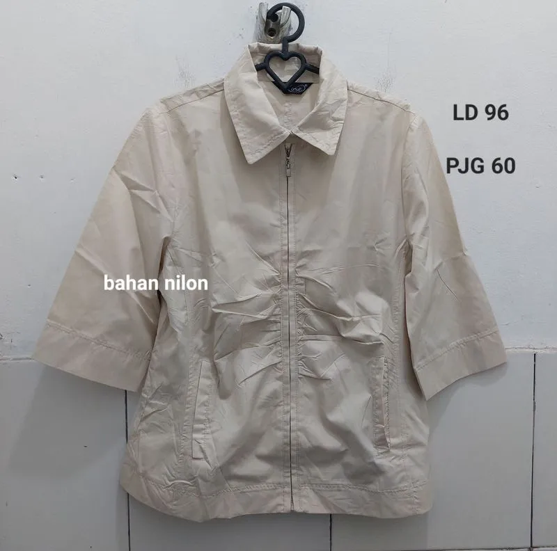 Jaket Kemeja Wanita Aksen Kerut Casual photo 1