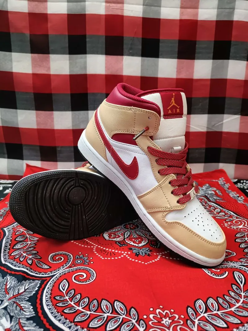 Nike Streetwear Sportswear Pria burgundy cream photo 1