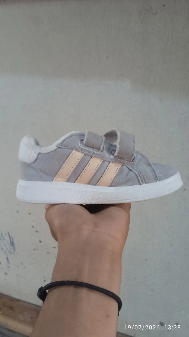 Adidas grand court x Disney. photo 1