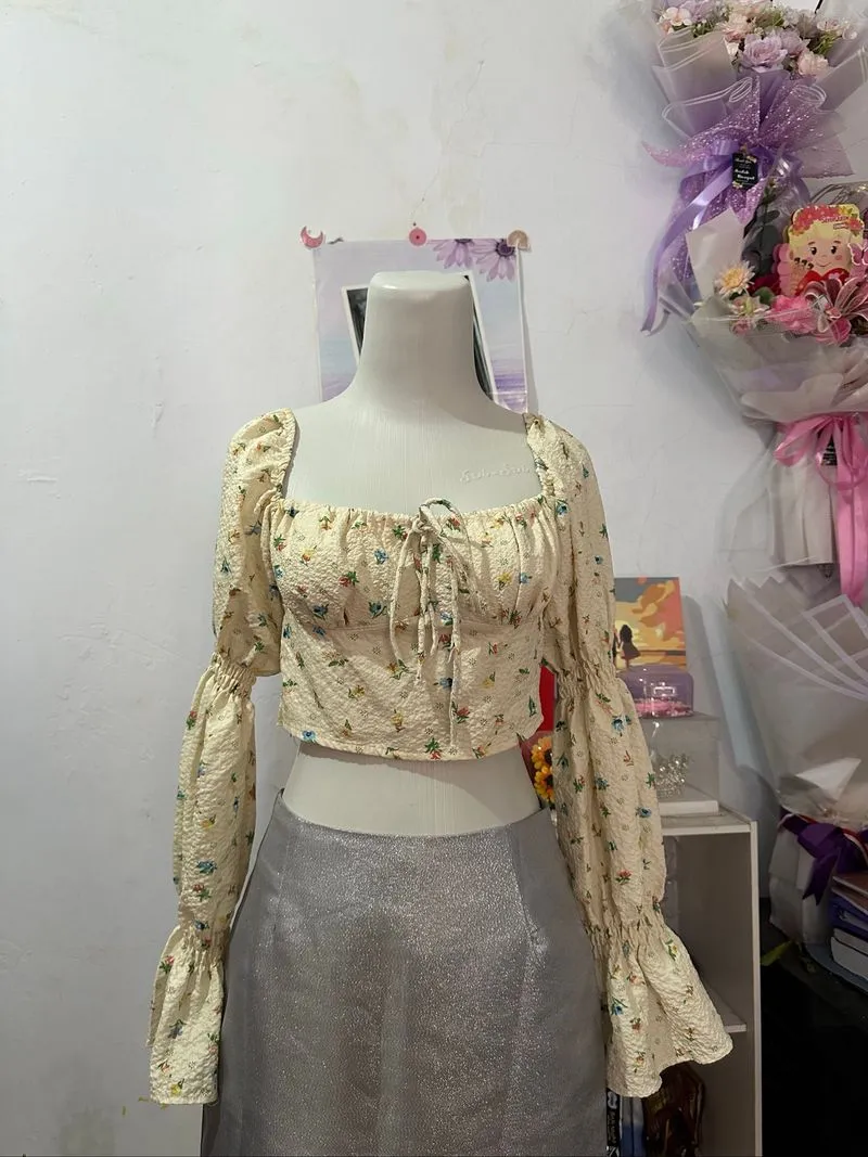 Blouse wanita crop photo 1
