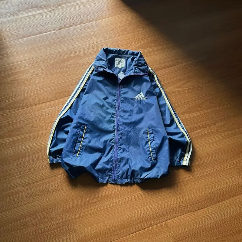 Winbreaker jacket adidasss photo 1