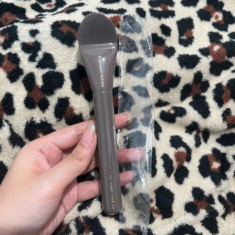 Brush Aeris Beaute x Bubah Alfian 2.0 - B2 Liquid photo 1