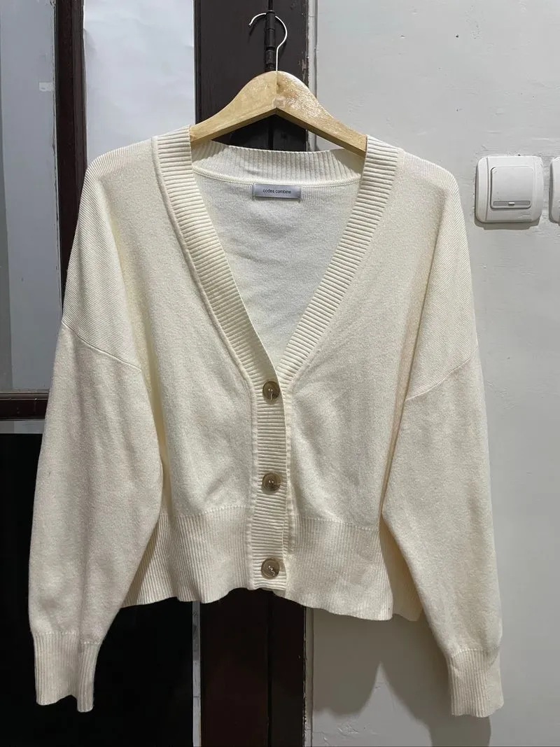 Cardigan Butter Yellow photo 1