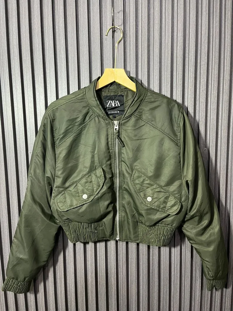 ZARA Streetwear Casual Bomber jacket Pria green photo 1